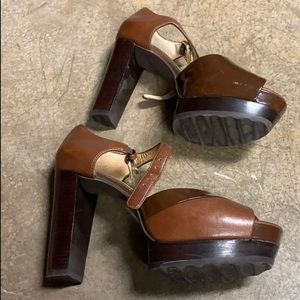 Michael Kors Platform shoes only worn twice after purchase gorgeous